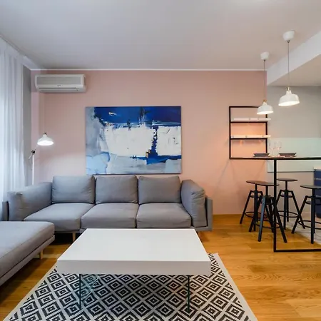 Modern Living In Centre - Private Parking Apartament Novi Sad