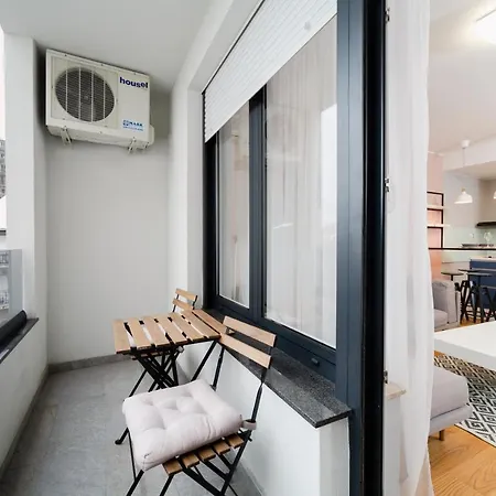 Apartment Modern Living In Centre - Private Parking Novi Sad