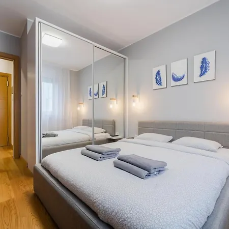 Apartament Modern Living In Centre - Private Parking *