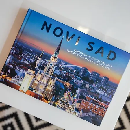 Apartment Modern Living In Centre - Private Parking Novi Sad